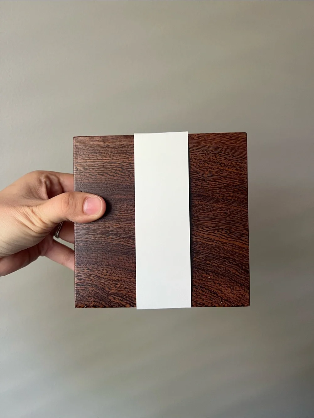 Lexenic Sleek Absorbent Coasters for Drinks with Solid Acacia Wood Holder 6PCS